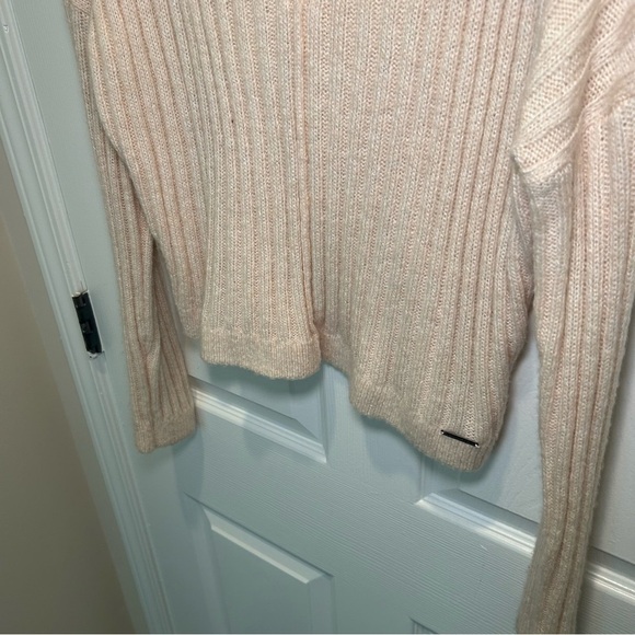 Abercrombie & Fitch Women's Blush Pink V-Neck Sweater - Picture 3 of 4